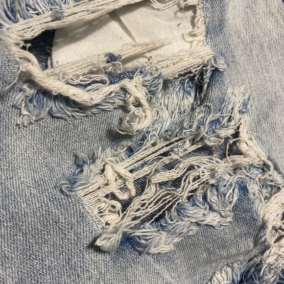 Revamped Skinny Ripped Capris Jeans - Picture 3 of 5